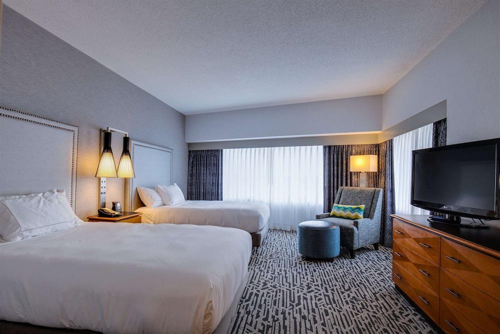 DoubleTree Suites by Hilton Htl & Conf Cntr Downers Grove photo 10
