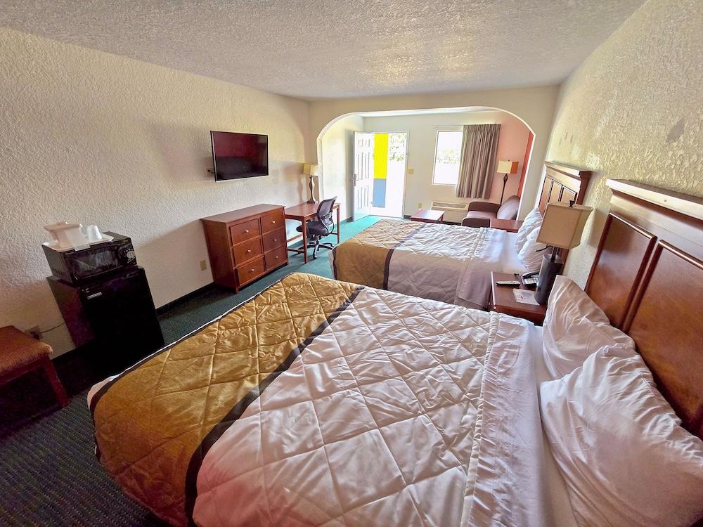 Garden Inn & Suites photo 18
