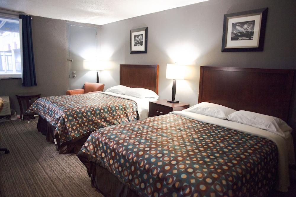 Arrowhead Inn photo 8