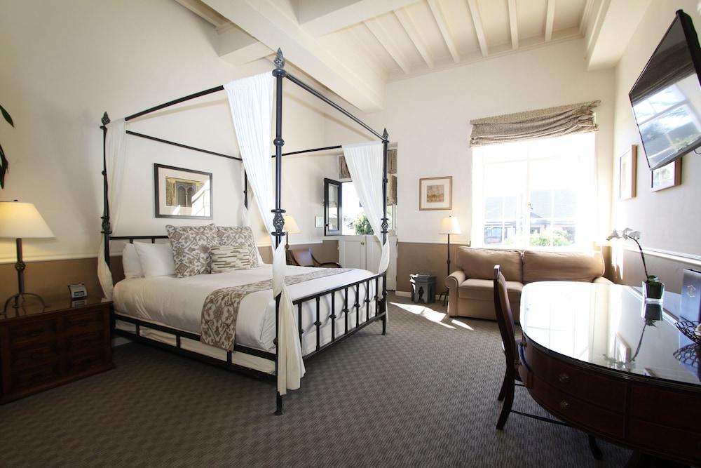 Cypress Inn photo 13
