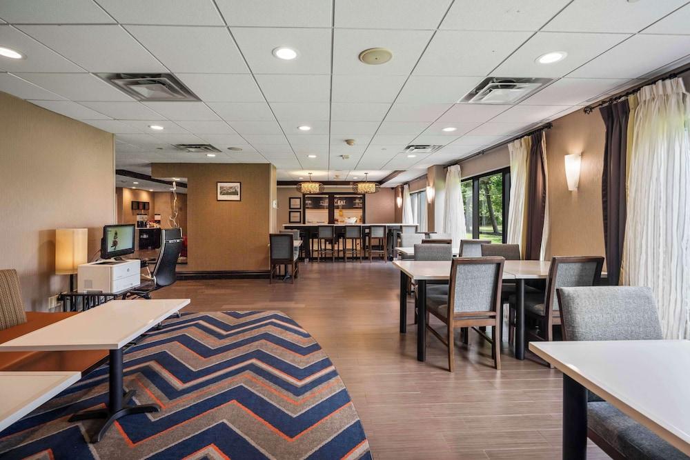 Hampton Inn Ridgefield Park photo 6