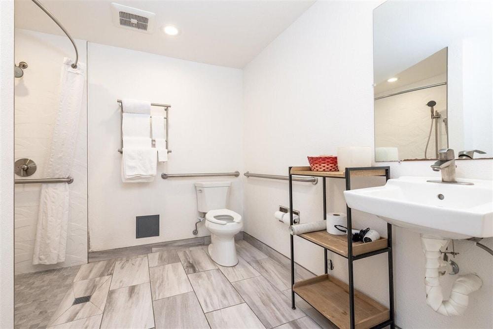SOMA Park Inn – Civic Center photo 42