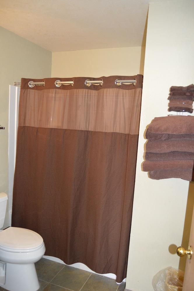 Montecito Sequoia Lodge photo 22
