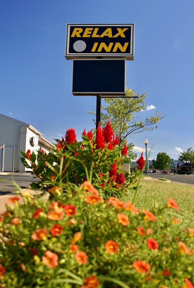 Relax Inn Motel photo 6