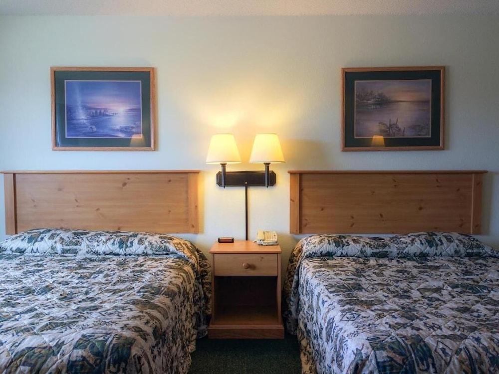 White Oak Inn & Suites photo 16