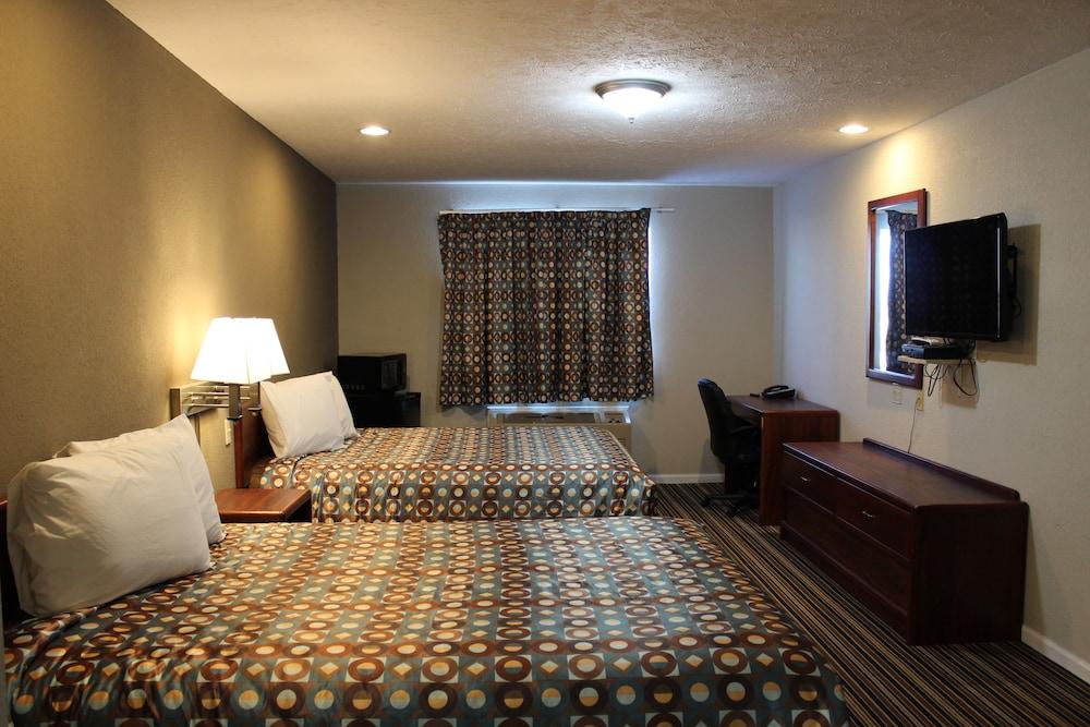 Super 8 by Wyndham Missouri Valley photo 6