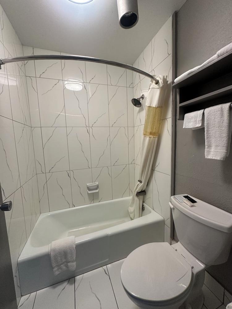 Executive Inn Locust Grove by Capital O photo 8