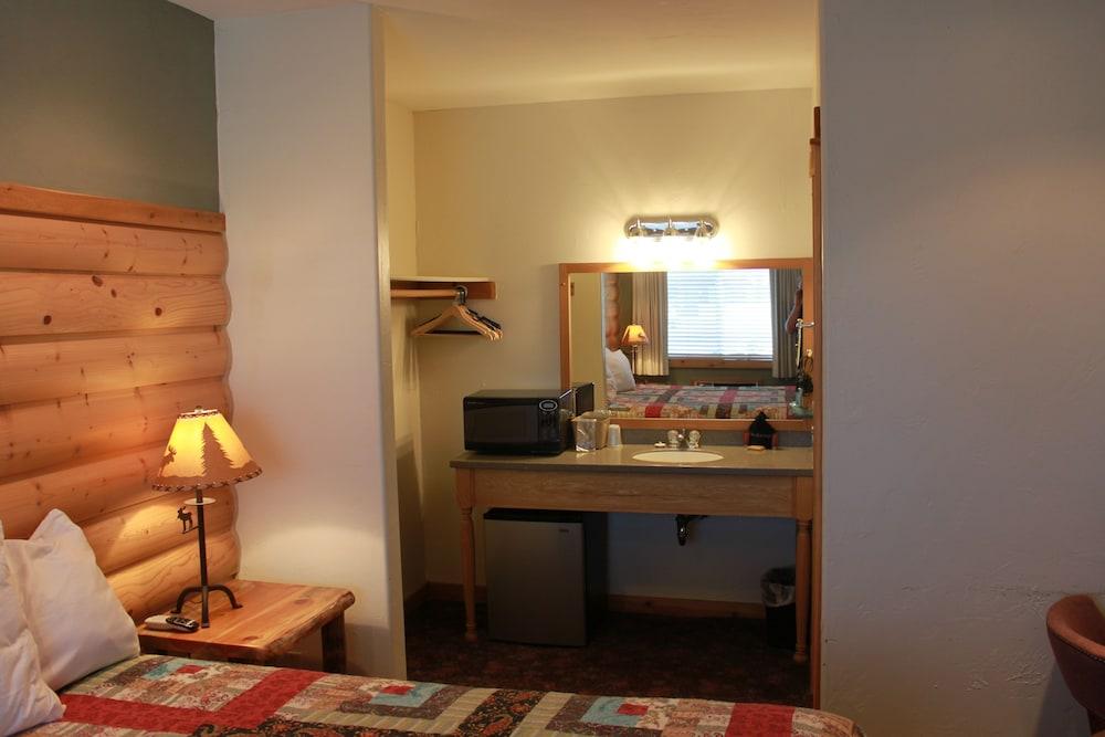 The Historic Madison Hotel Motel photo 78