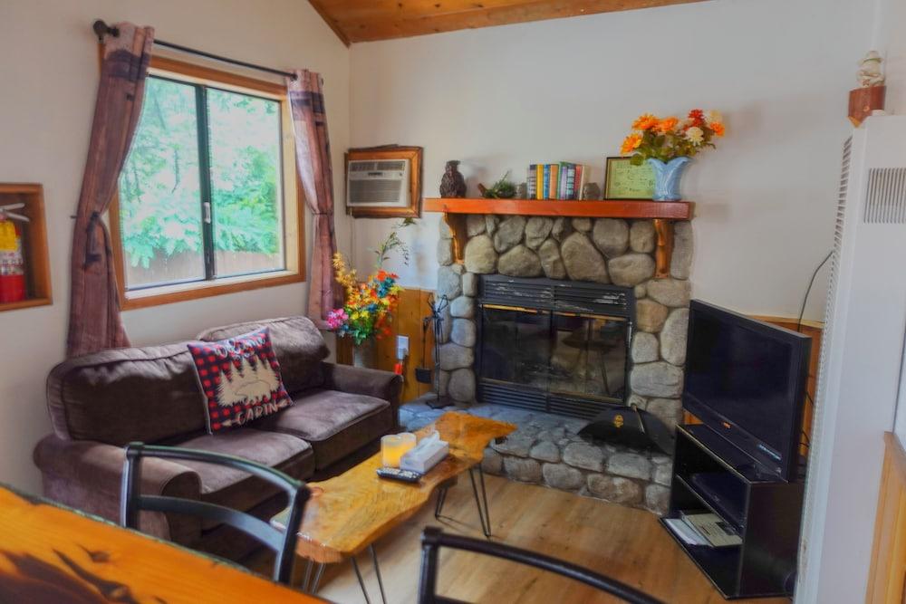Sleepy Hollow Cabins and Hotel photo 20