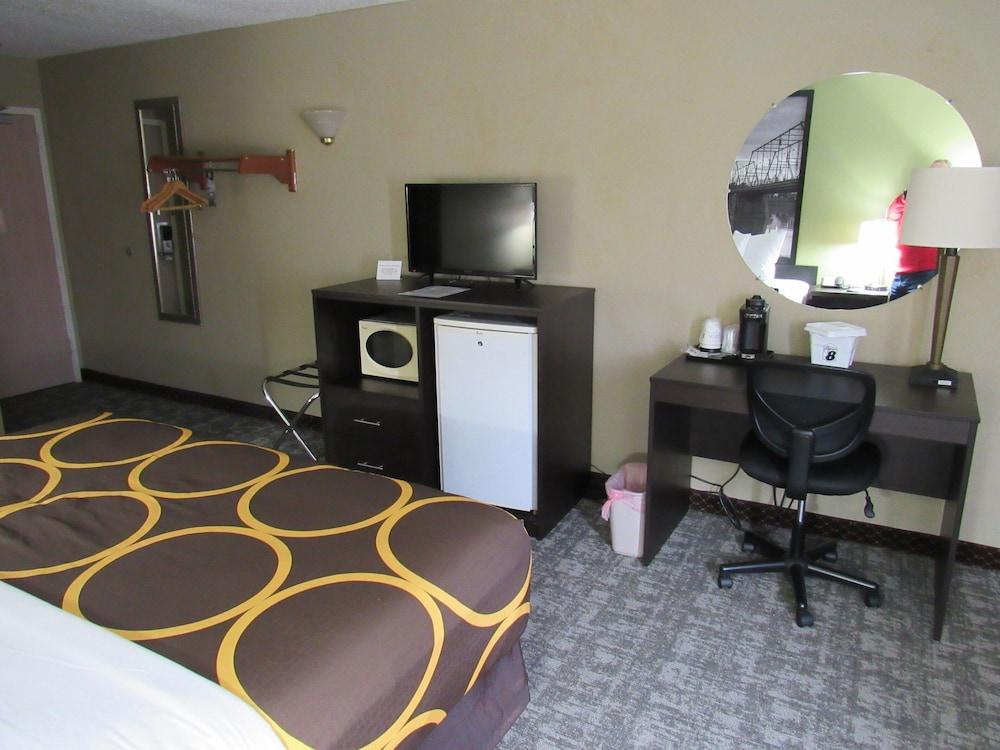 Super 8 by Wyndham New Cumberland photo 45