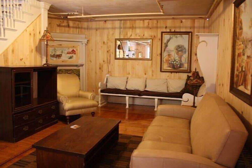 The Baseball Hotel photo 2