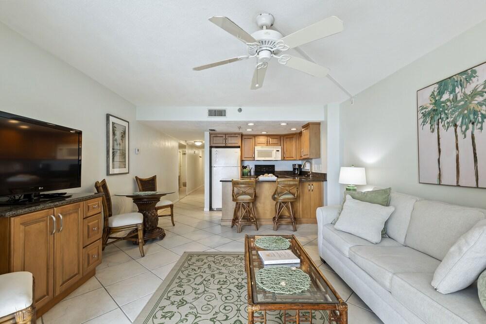 Tropical Suites at Sunglow Resort photo 87