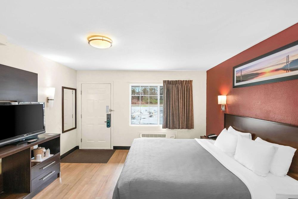 Quality Inn Queensbury - Lake George Area photo 6