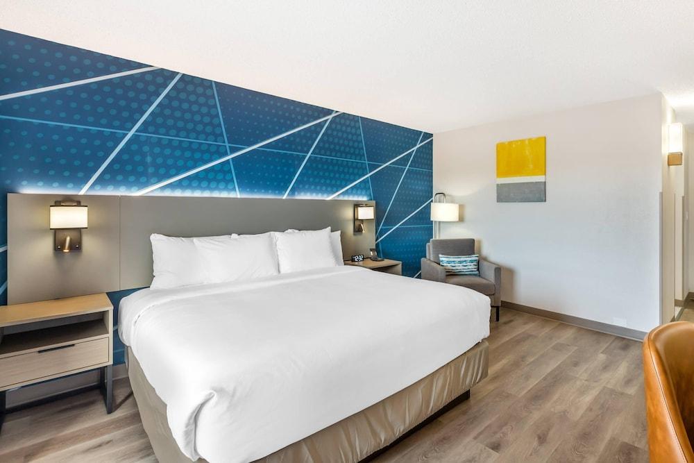 Comfort Inn & Suites Arlington Heights - Buffalo Grove photo 12