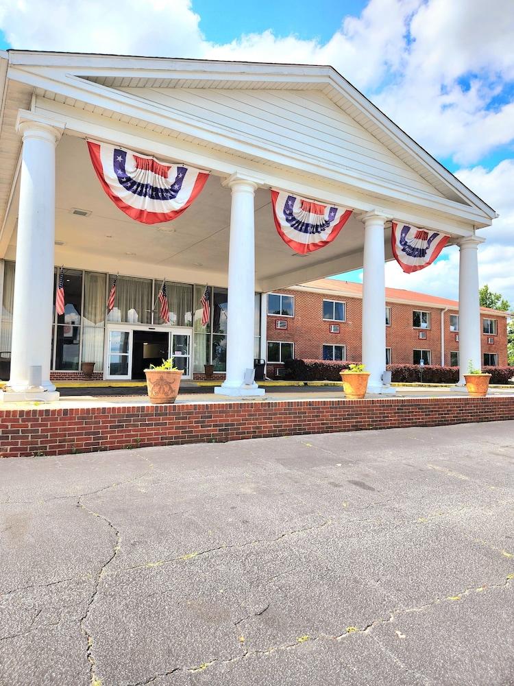 Americas Best Value Inn & Suites Phenix City photo 25