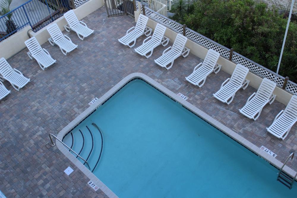 Blu Atlantic Oceanfront Hotel & Suites photo 3