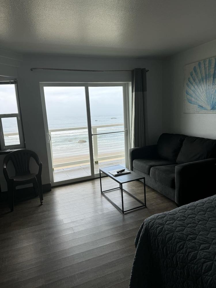 Sunset Oceanfront Lodging photo 70