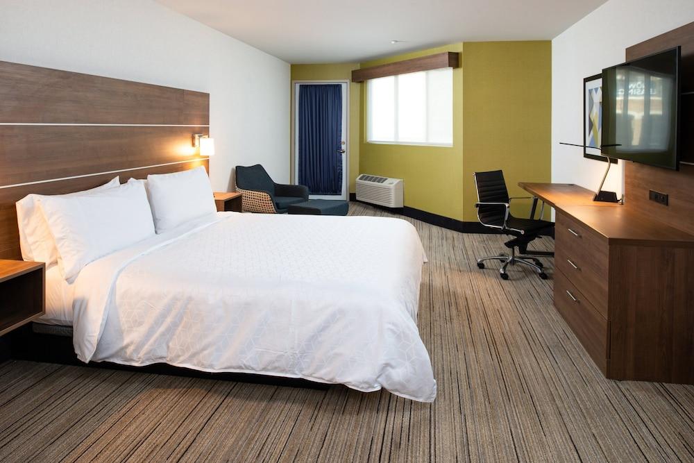 Holiday Inn Express & Suites Los Angeles Downtown West by IHG photo 11