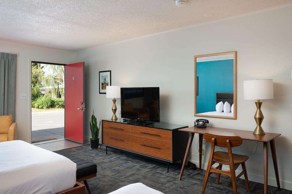The Sapphire Motel photo 21