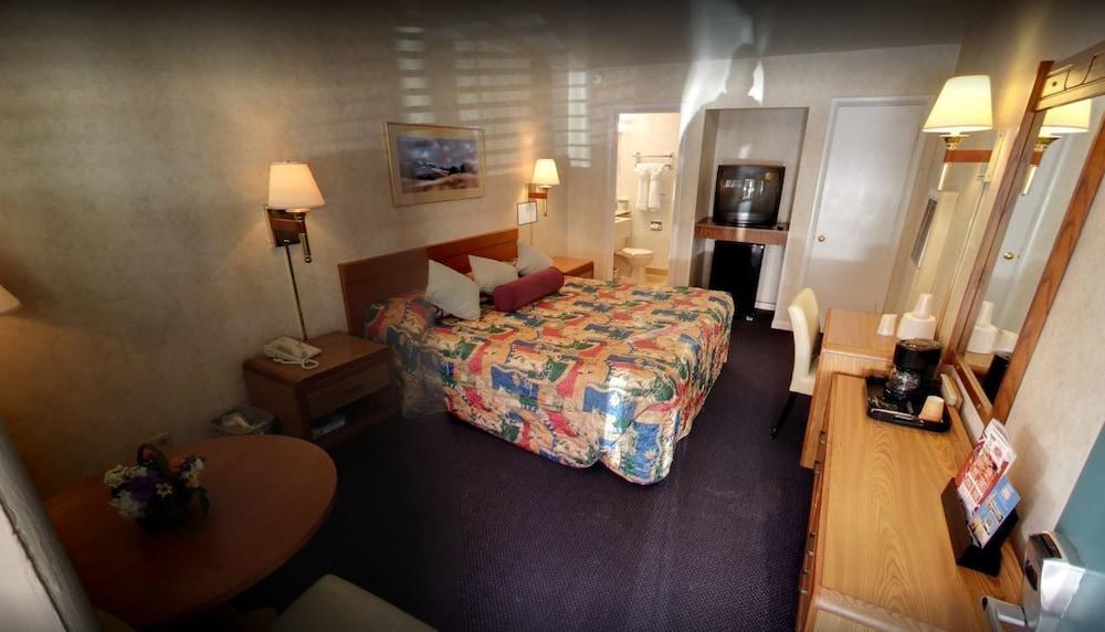 Townhouse Motel photo 3