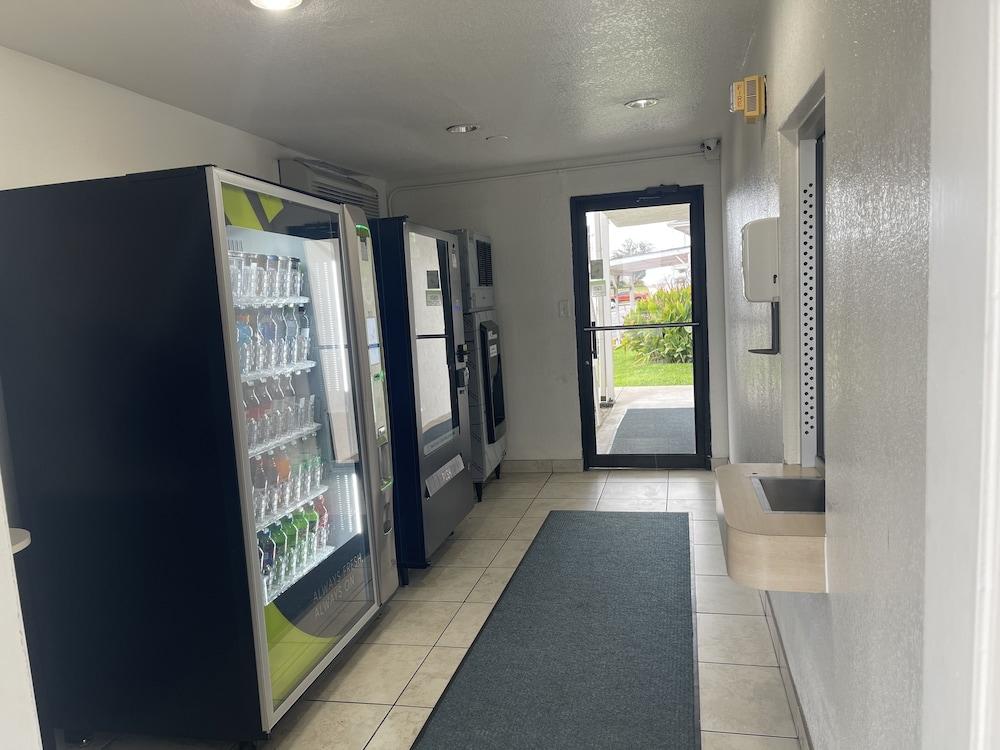 Motel 6 Denton, TX - UNT photo 49