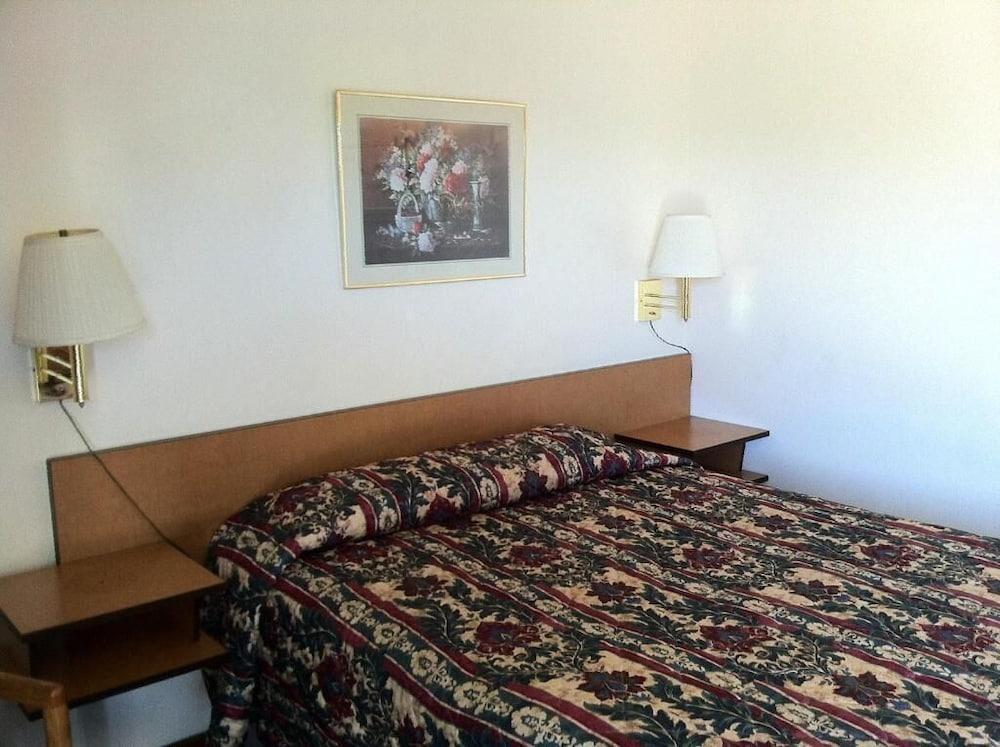 Greenway Motel photo 7