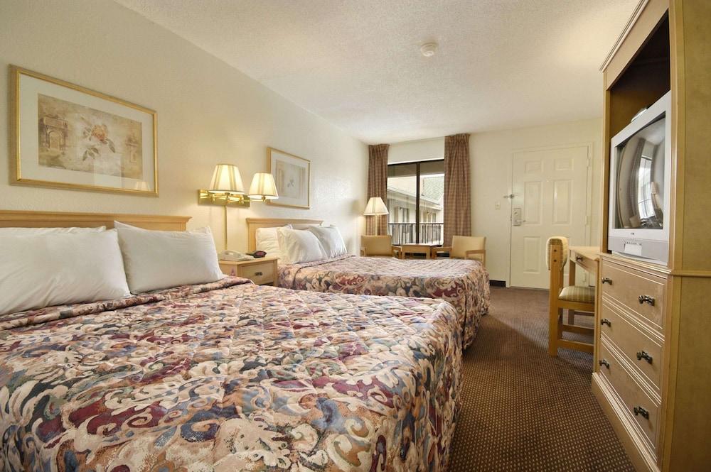 Days Inn & Suites by Wyndham Mobile photo 8