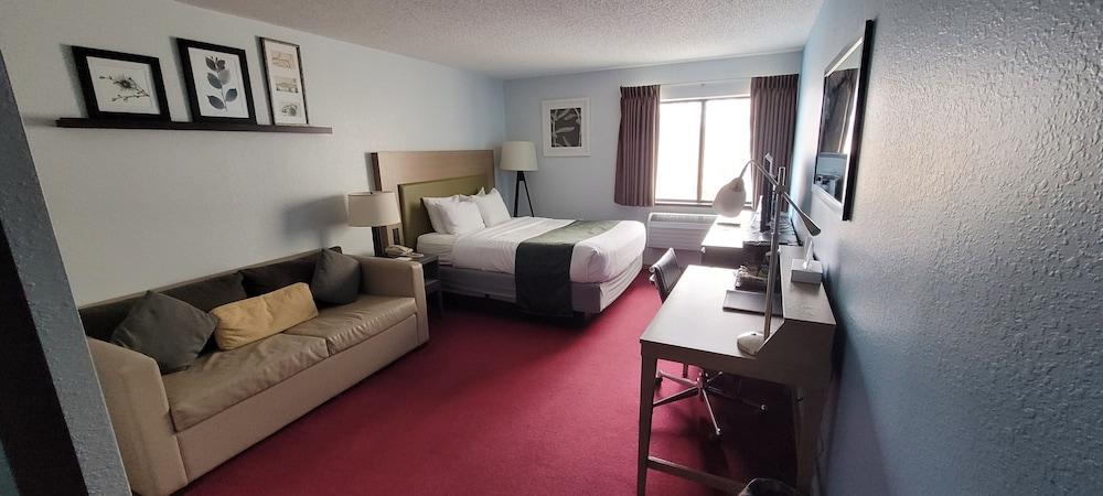 Pictured Rocks Inn & Suites photo 24