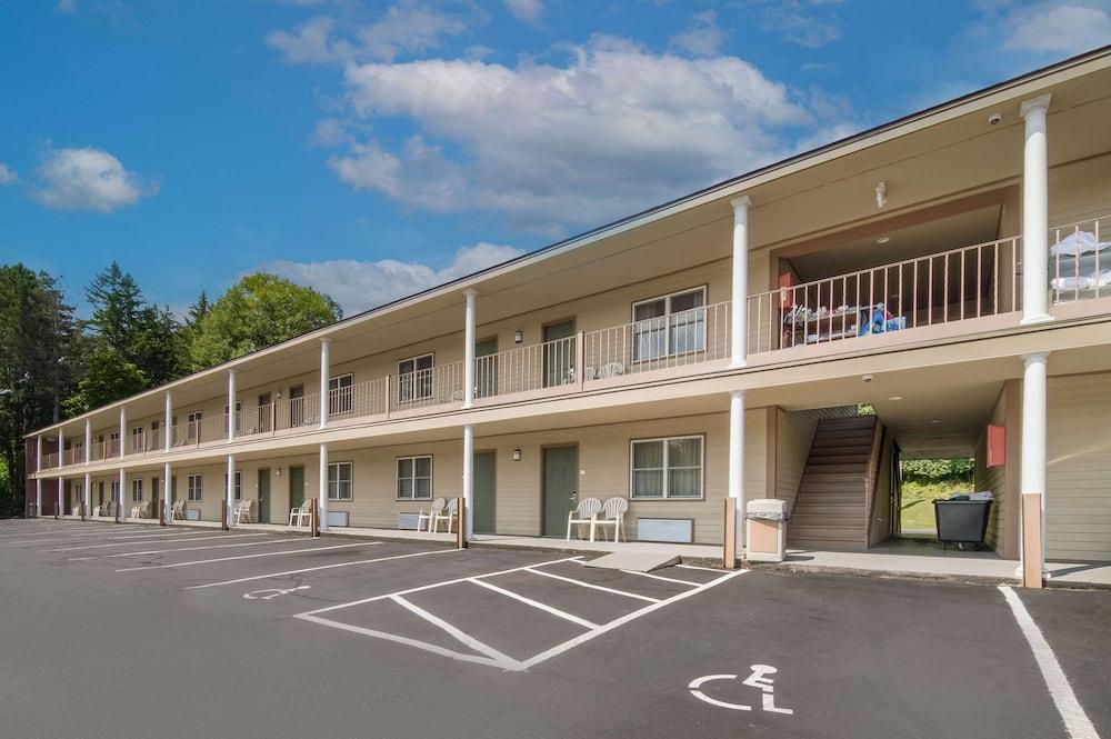Quality Inn Great Barrington photo 30