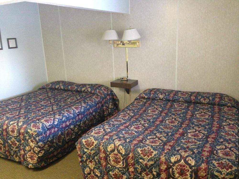 Jamestown Motel photo 27