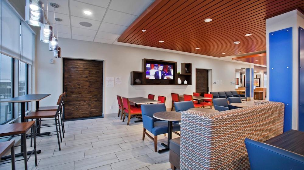 Holiday Inn Express & Suites Green River by IHG photo 36