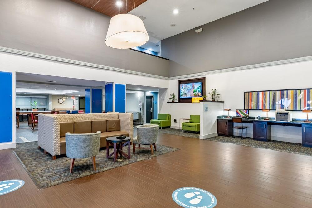 Holiday Inn Express Harlingen by IHG photo 55