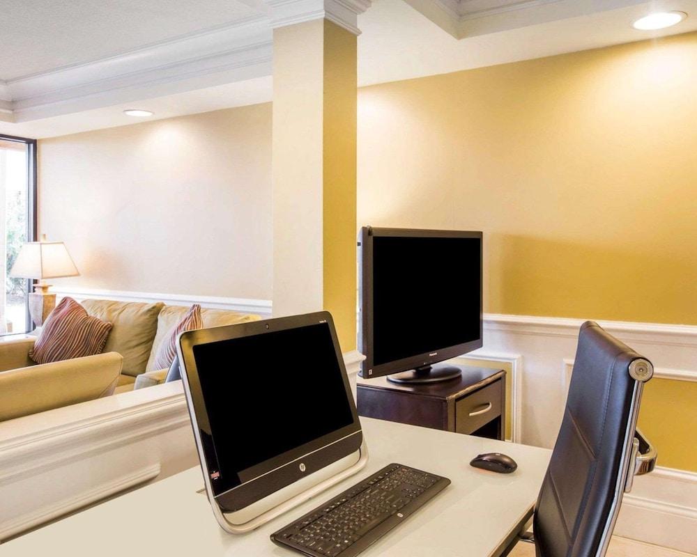 Quality Inn Dalton Central photo 18