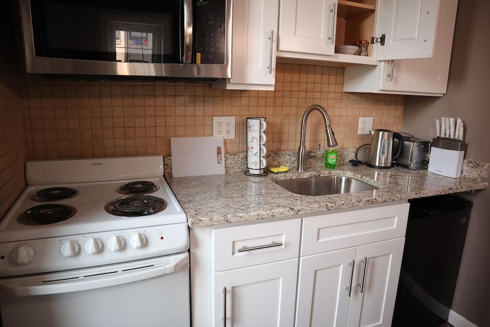Midtown Suites photo 33