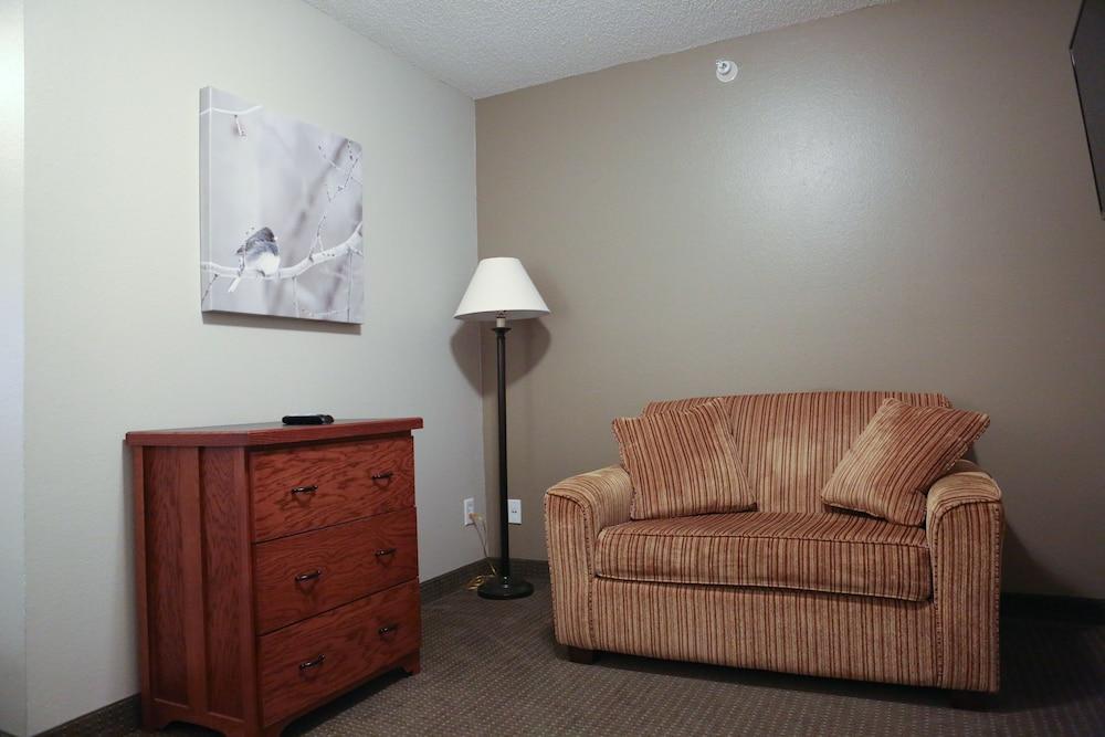 GrandStay Hotel & Suites Perham photo 30