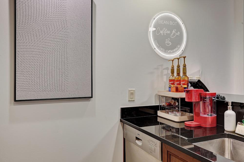 Suite Hub LV at Signature Sphere View photo 48