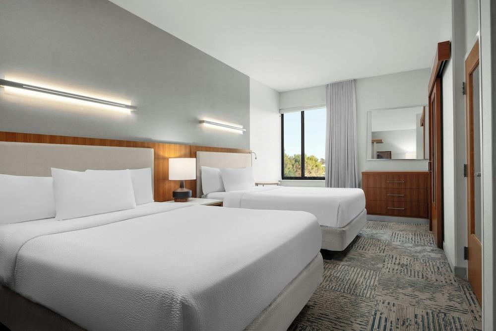 SpringHill Suites Irvine John Wayne Airport/Orange County photo 4
