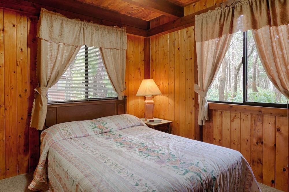 Lava Lodge at Hale Kilauea photo 27