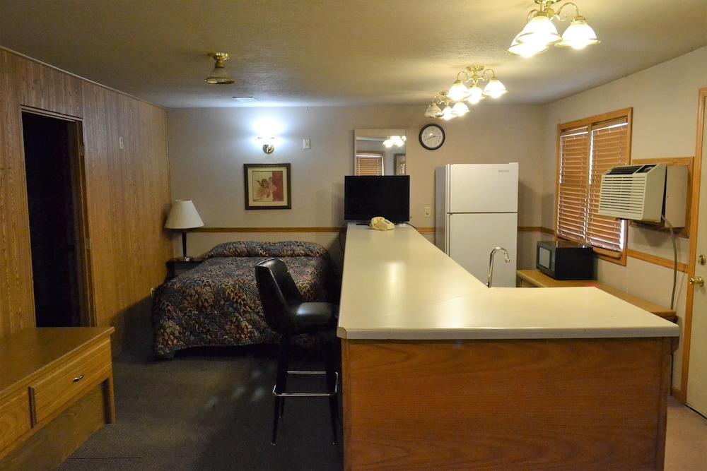 Innkeeper Motel photo 13