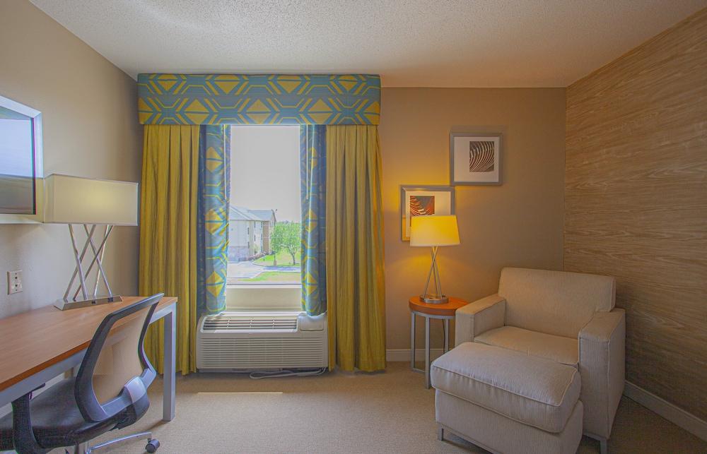 Holiday Inn & Suites Spring- The Woodlands Area by IHG photo 26
