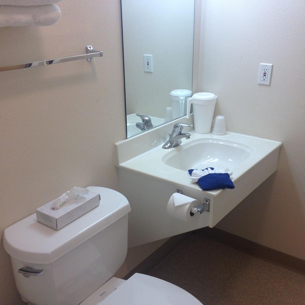 Windbreak Hotel photo 32