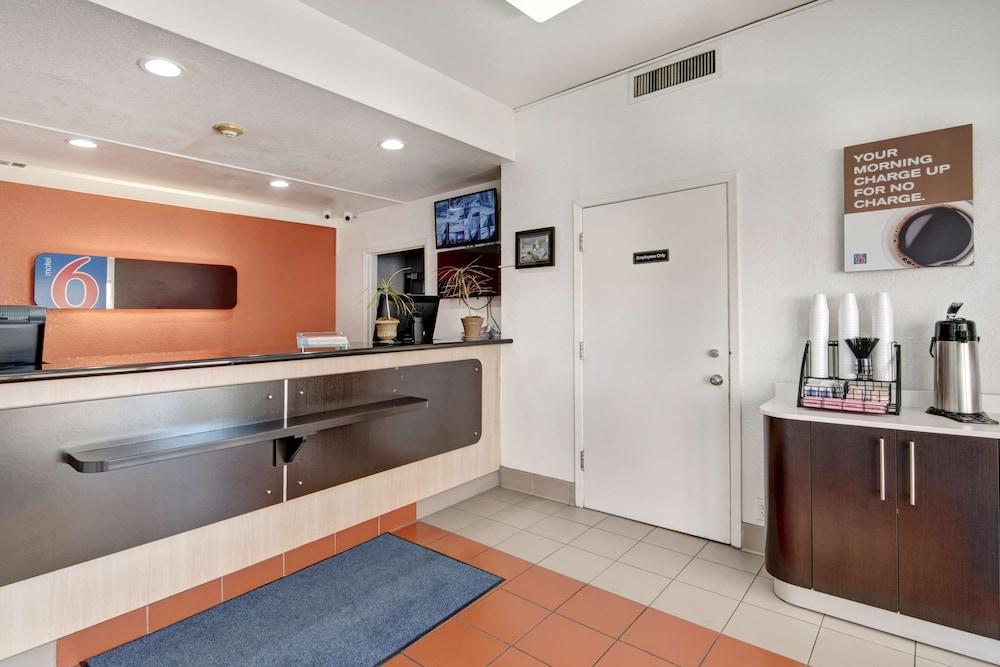 Motel 6 Dallas, TX - Forest Lane photo 25