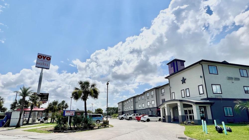 Oyo Townhouse Sulphur,LA Extended Stay I-10 photo 1