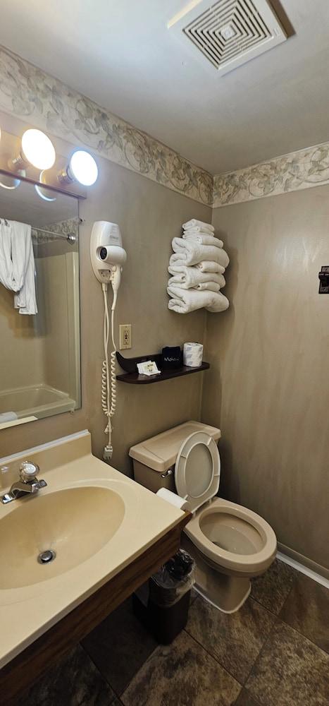 River Country Motor Lodge photo 38