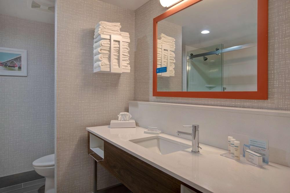 Hampton Inn & Suites Deptford photo 6