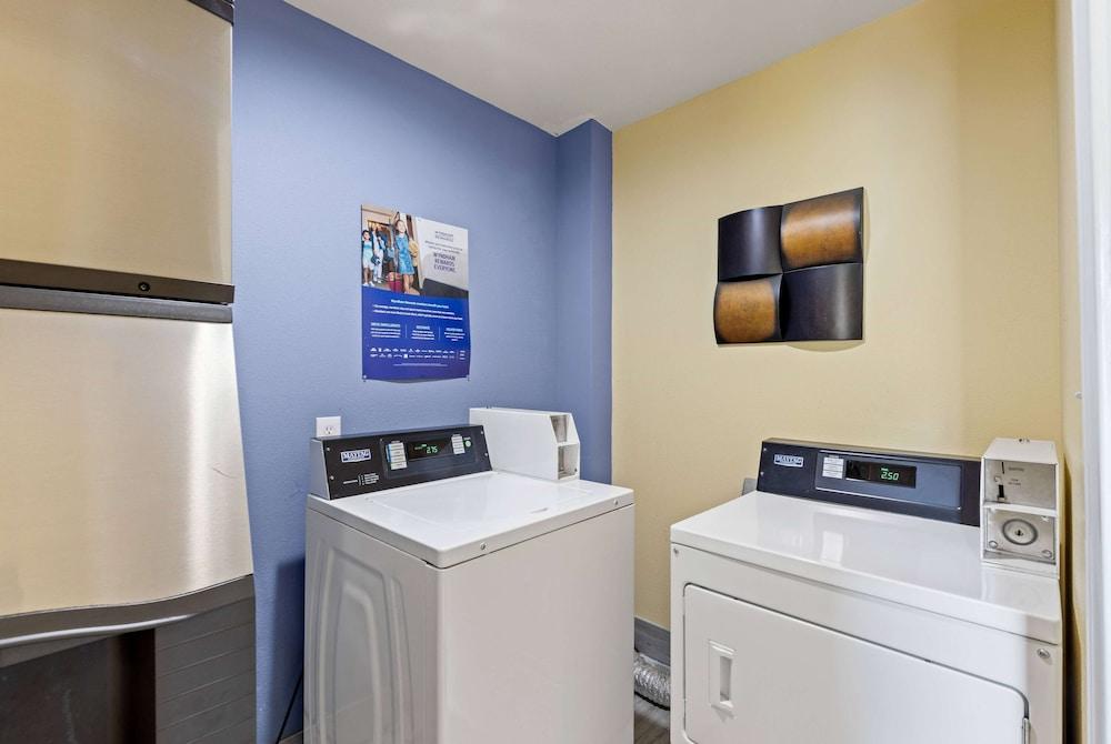 Days Inn & Suites by Wyndham Euless DFW Airport South photo 16