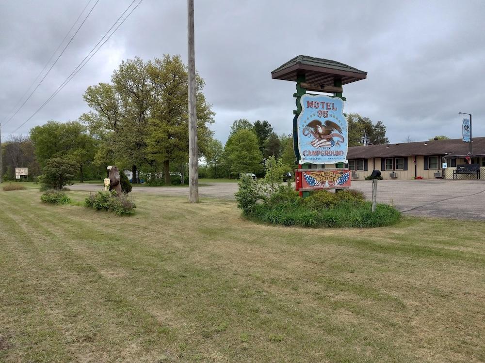 Motel 95 & campground photo 9