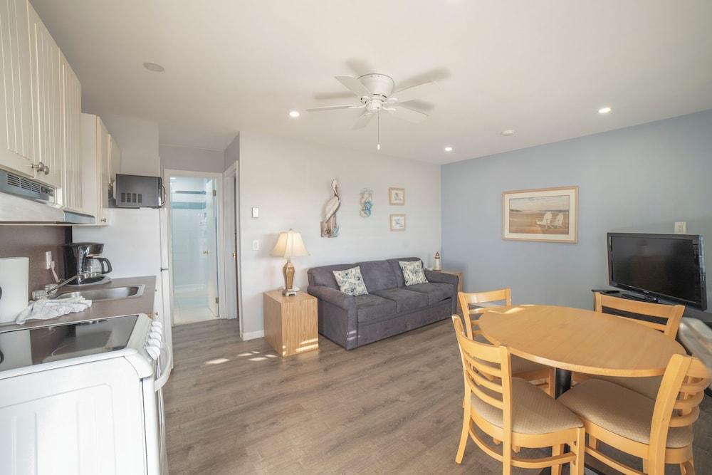 Montauk Oceanside Suites photo 28