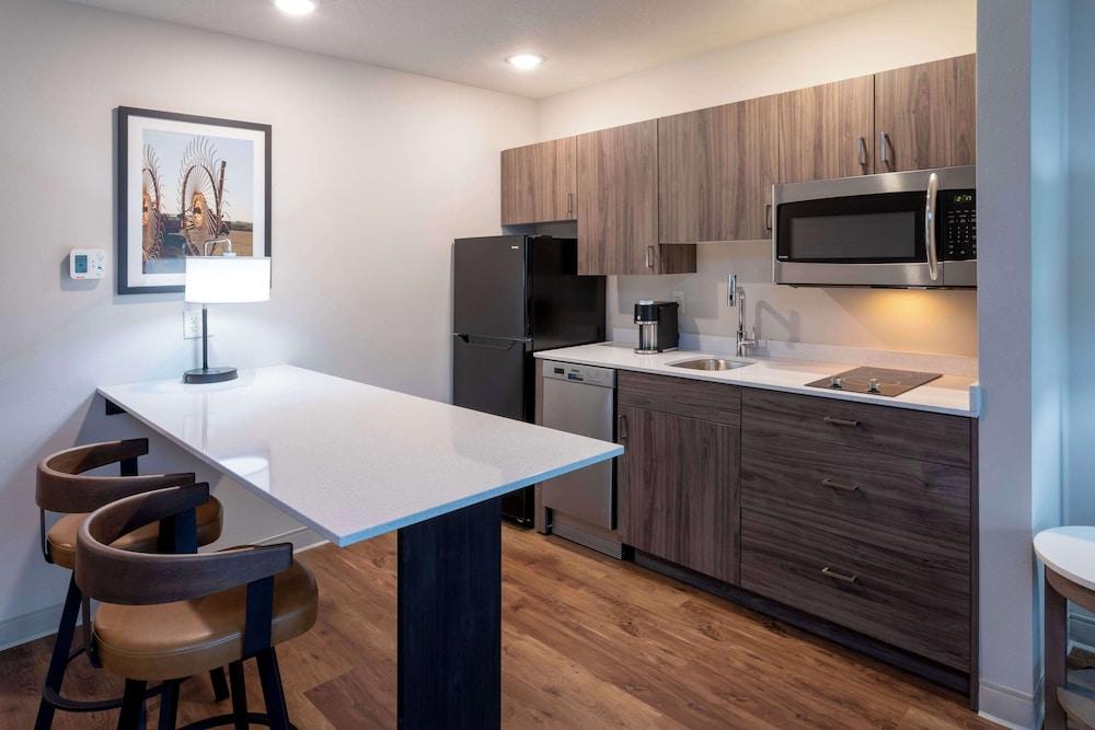 GrandStay Hotel & Suites photo 15