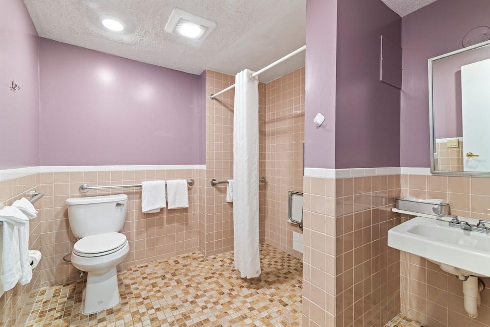 Knights Inn Danvers photo 28